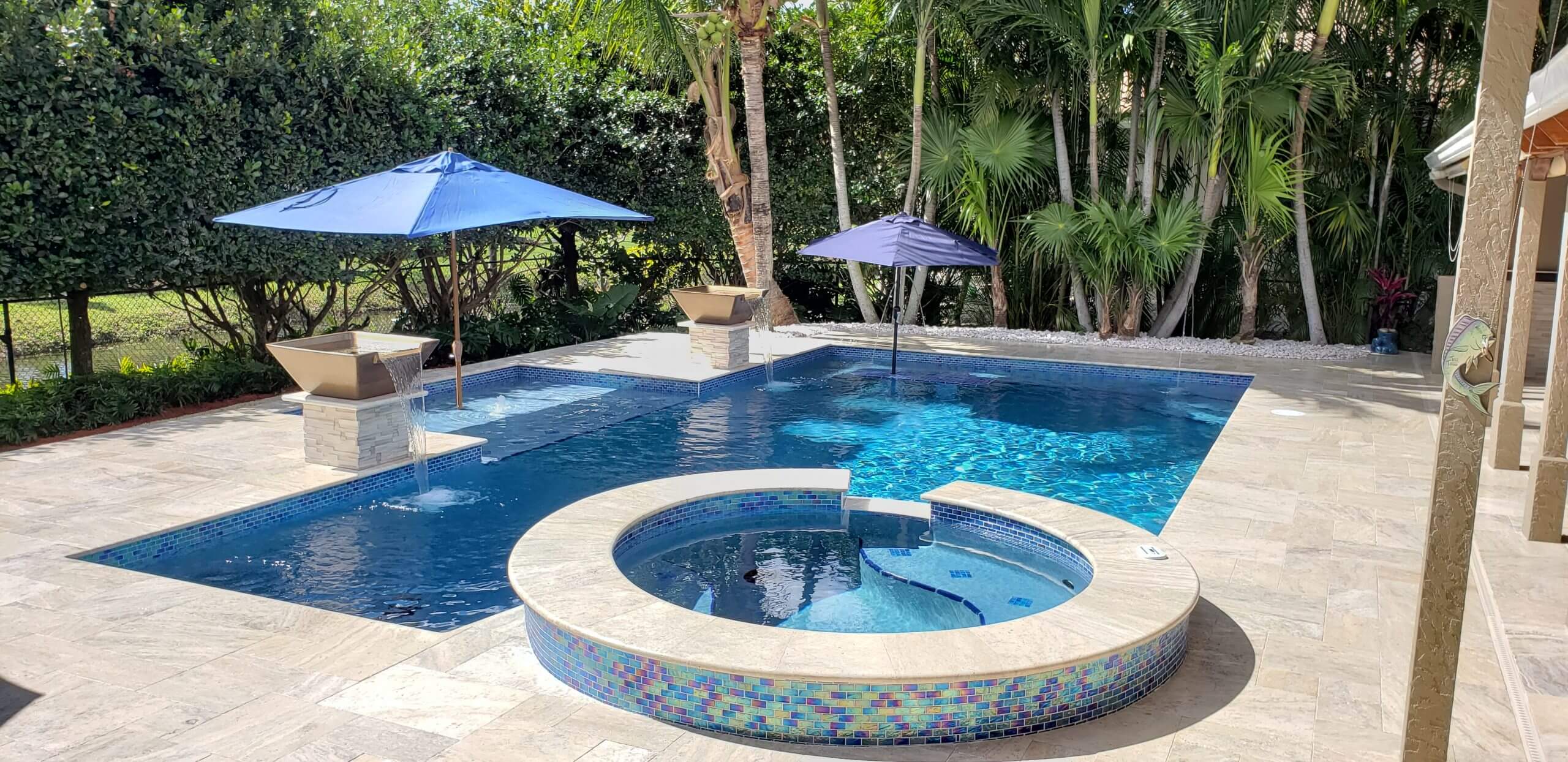 How to Resurface a Pool