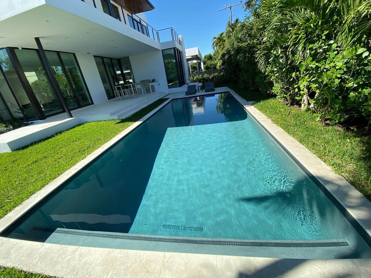 pool cleaning miami