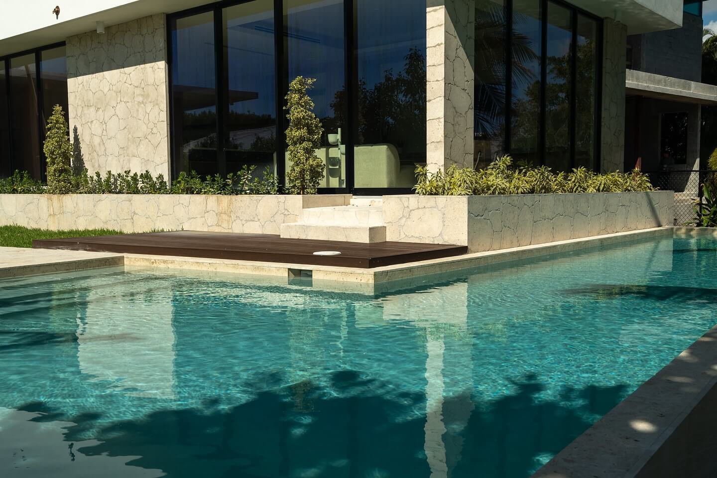 Backyard Luxury Pools